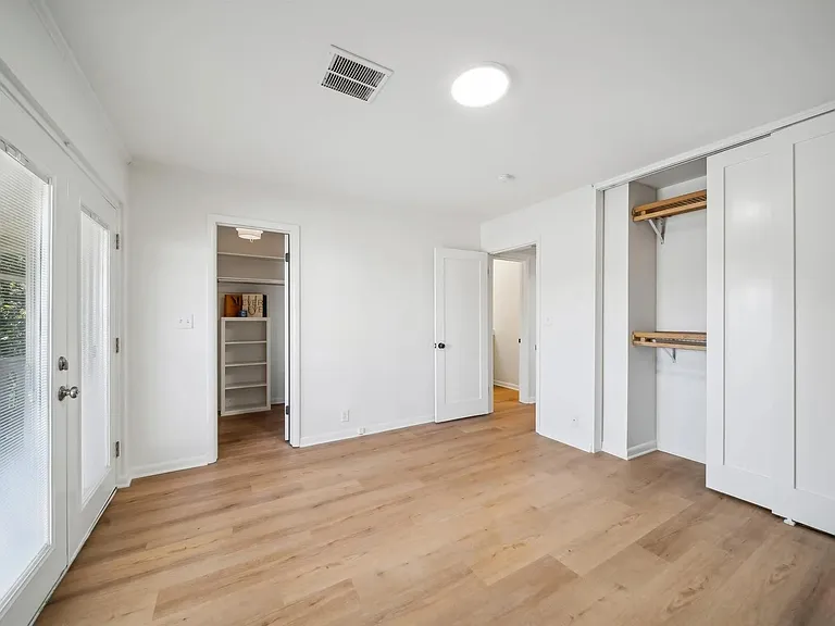 1107 E 45th Pl #14 — Photo 12
