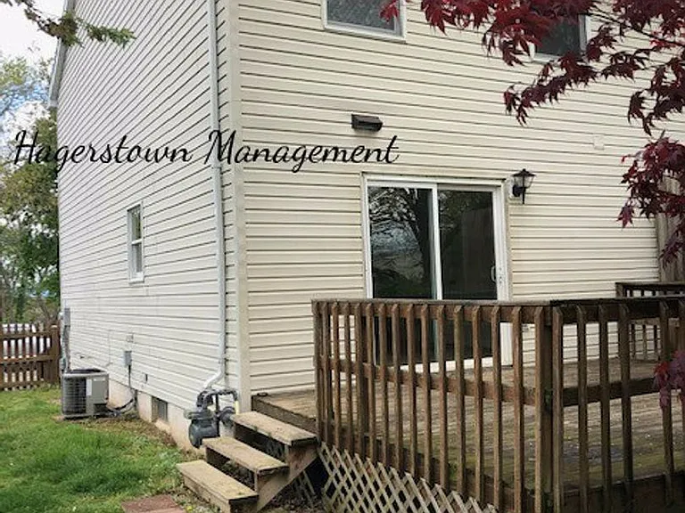 10817 Bower Ave — Photo 2