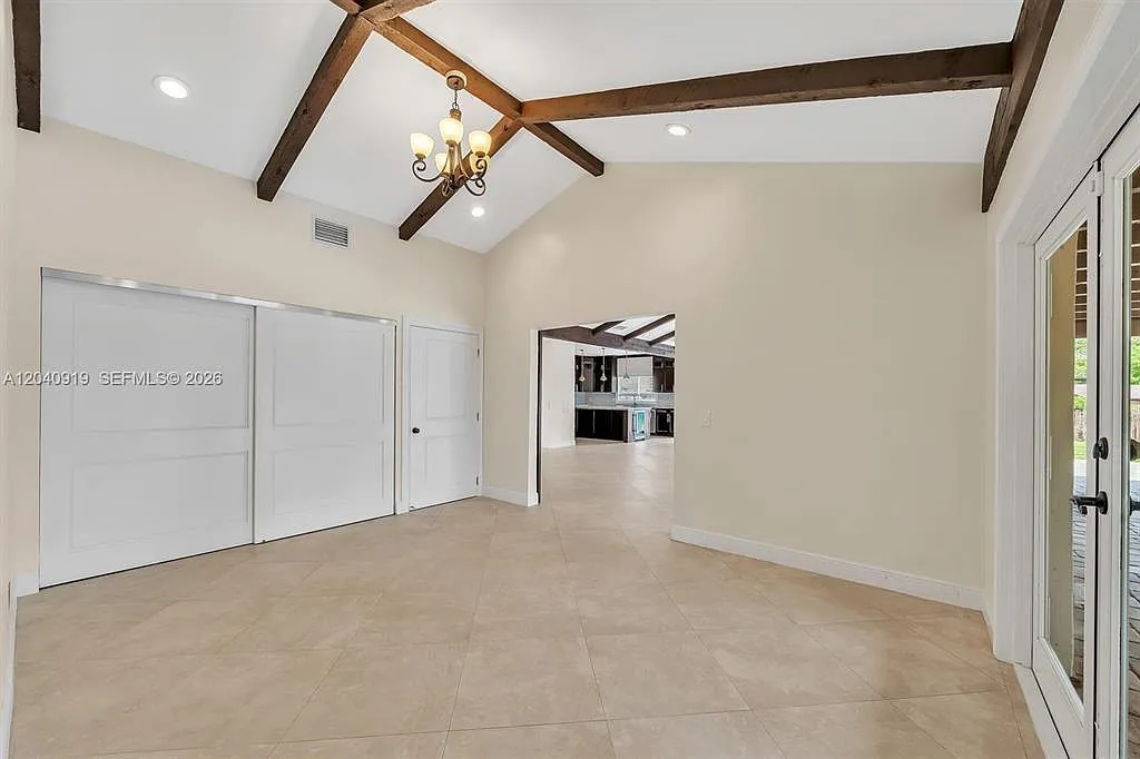 4 bed, 3.0 bath, 2882 sqft, $9,000 — Photo 3