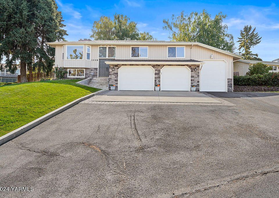 1st image of 1008 W Naches Ave