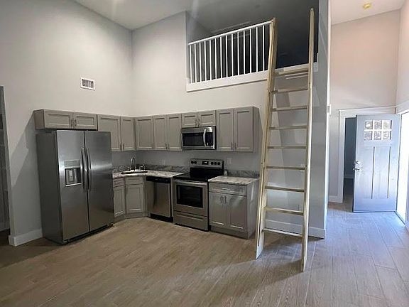2nd image of 51 Yacht Club Dr NE APT C
