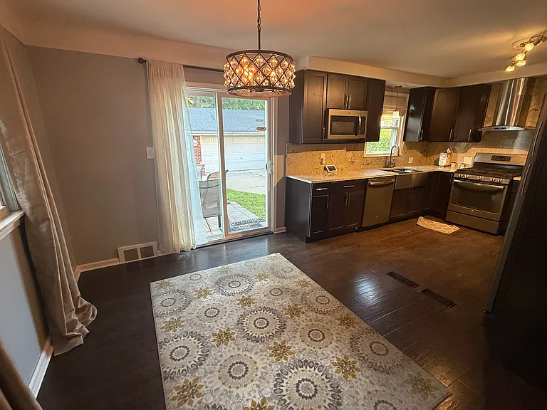 23450 Wilson Ave — Photo 7