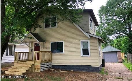 2nd image of 1098 Emerson Ave