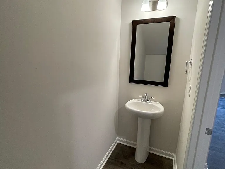 1/2 Bath room