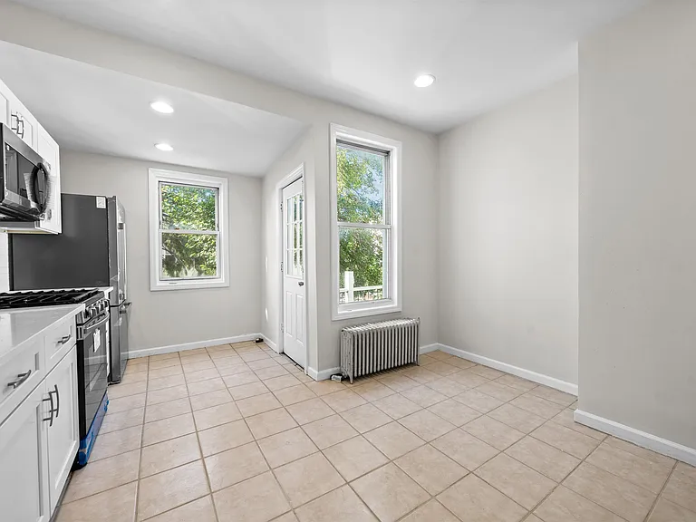 34 W 18th St — Photo 10