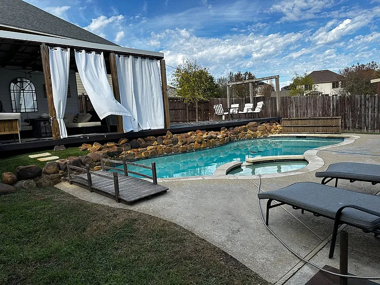 326 Fallen Leaf Ln — Photo 12