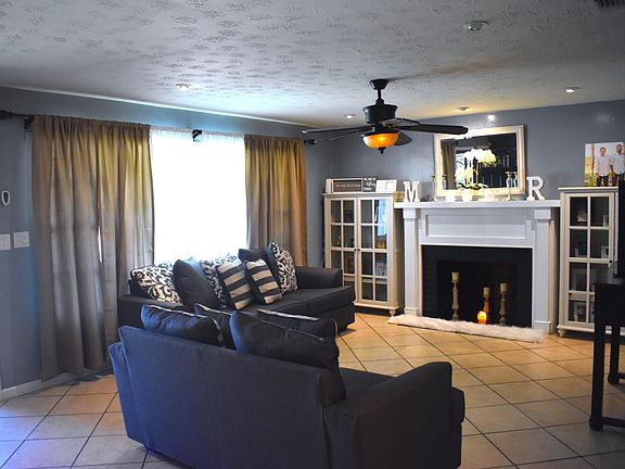 3rd image of 3108 El Camino Ave