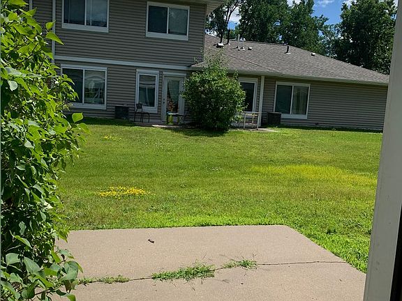 4th image of 2211 Van Dyke St N #4