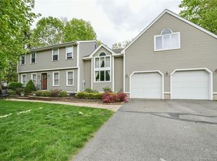 4 Collin Ct, Wallingford, CT 06492