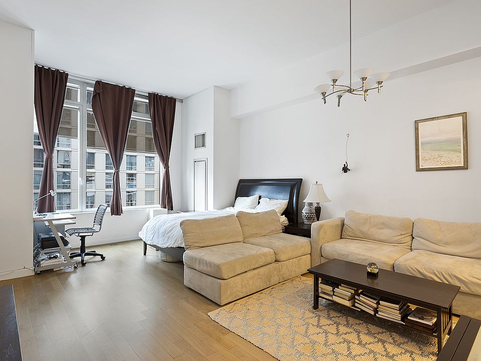 1st image of 247 W 46th St APT 401
