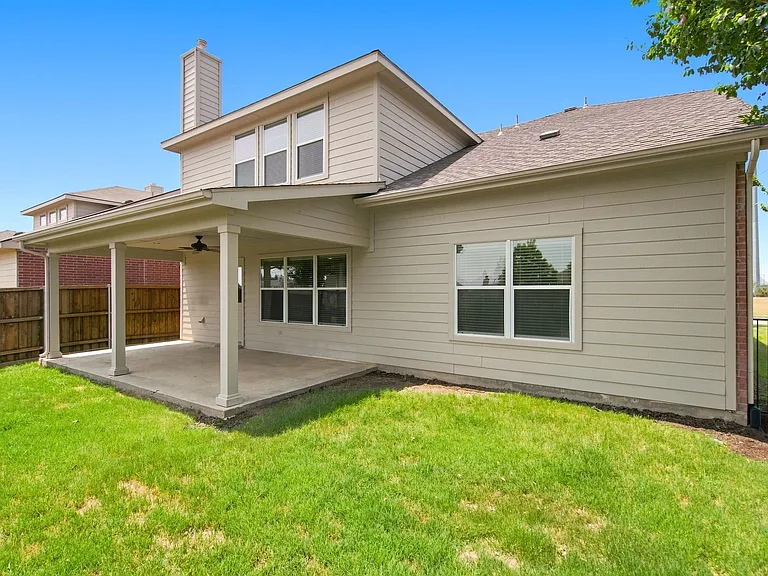 15636 Gatehouse Dr — Photo 2