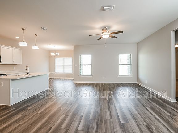 3rd image of 809 Ginger Lee St