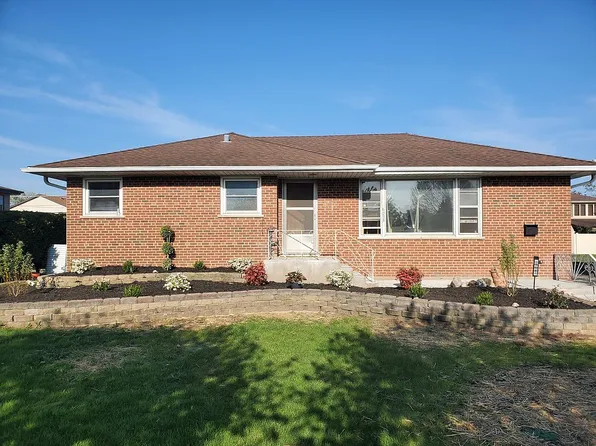 6225 Hawthorne St, Rosemont, IL 60018
