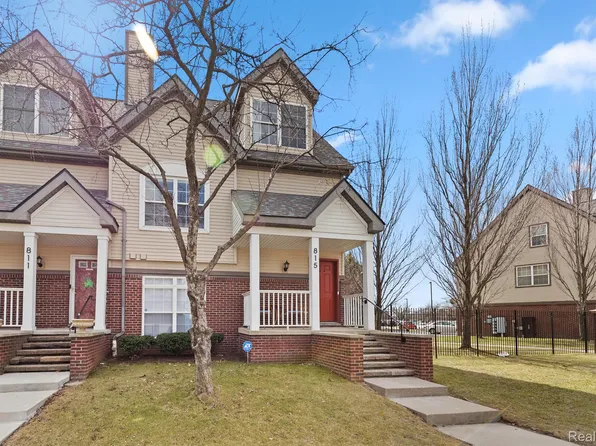 815 Pallister St, Detroit, MI 48202