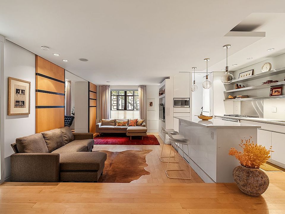 1st image of 250 W 24th St APT 1GW