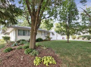 208 W Tyler St, Washington, IA 52353