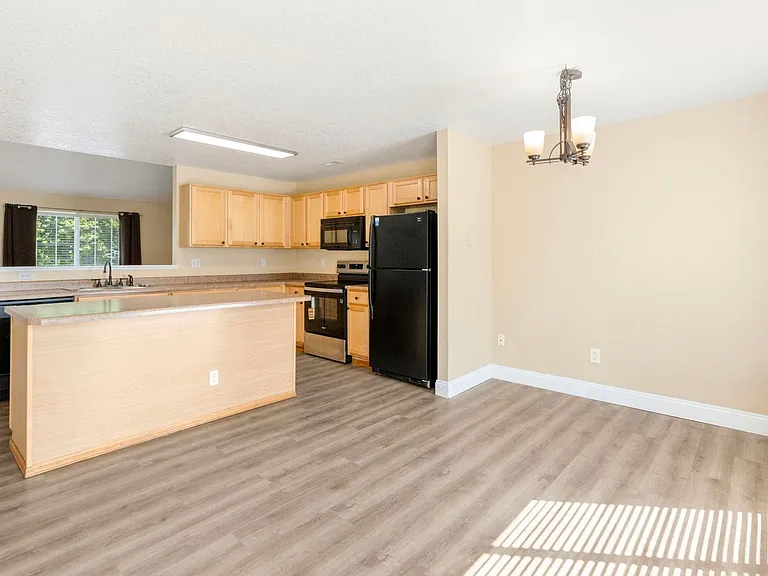 6276 Riverdale Dr — Photo 11