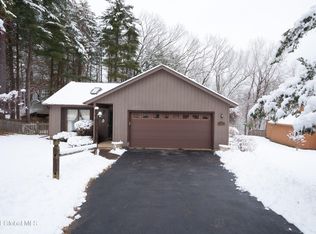 35 Meadow Rue Pl, Malta, NY 12020