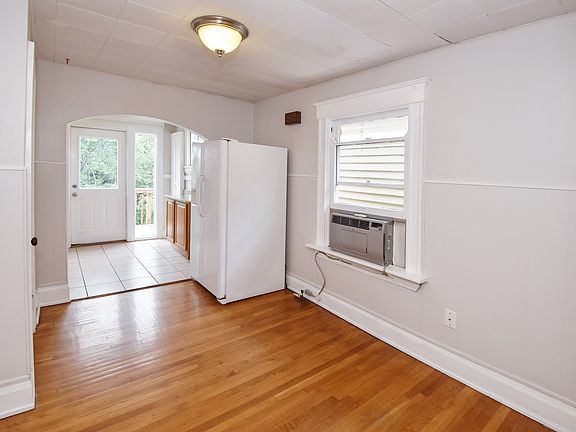 4th image of 3740 Drakewood Dr