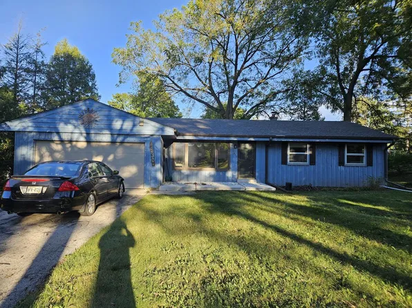 830 South Bobolink DRIVE, Brookfield, WI 53005