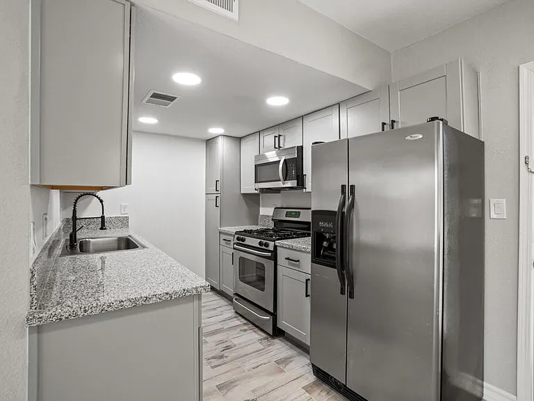12115 Royal Woods Dr — Photo 11