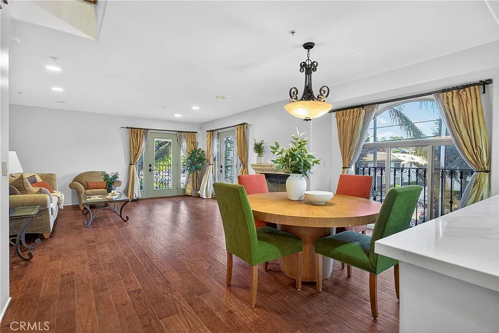2 bed, 1440 sqft, $4,000 — Photo 4