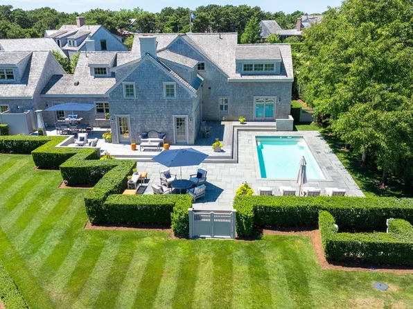 5 Upper Tawpawshaw Rd, Nantucket, MA 02554
