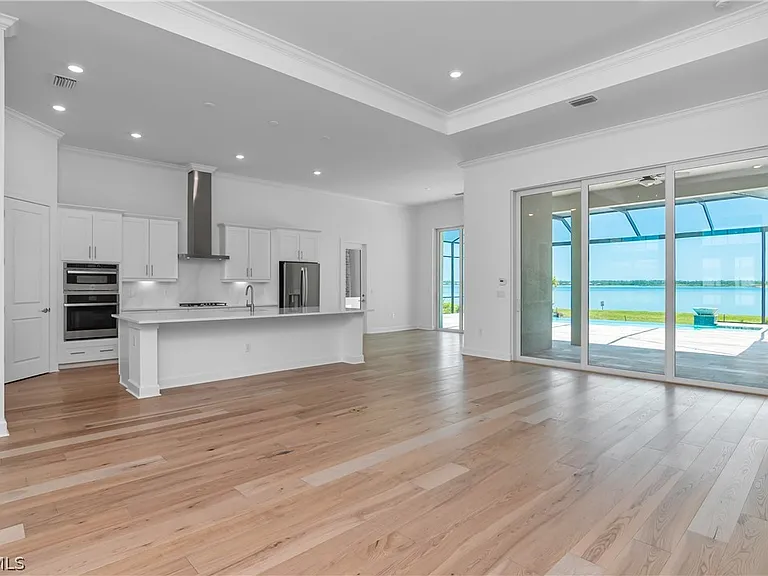 18837 Wildblue Blvd — Photo 7