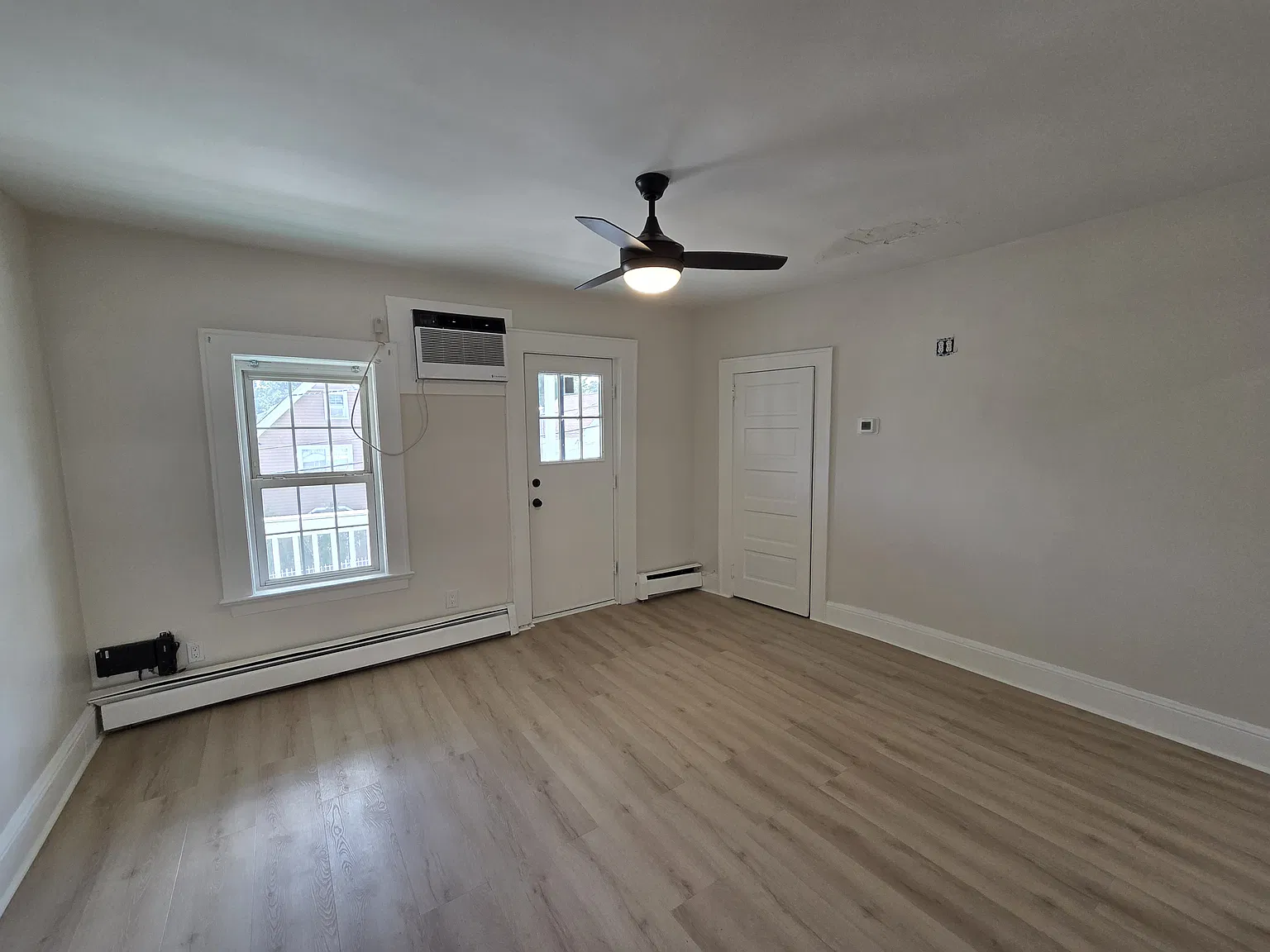 4 bed, 1710 sqft, $3,500 — Photo 3