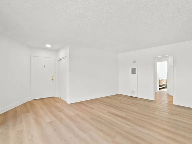 343 Palos Verdes — Photo 32