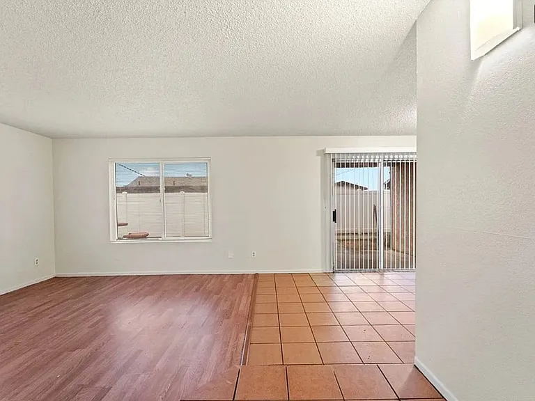 1071 May Ln — Photo 3