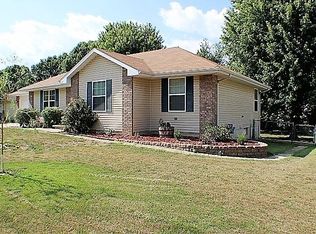 319 McKnight, Clever, MO 65631