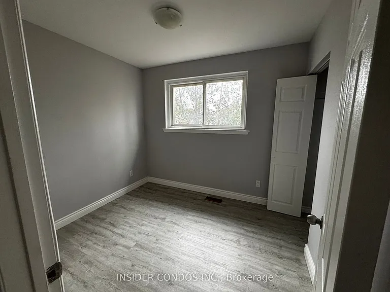 49 Doncaster Dr #UPPER — Photo 21
