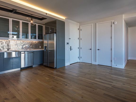 3rd image of 676 Pacific St #804