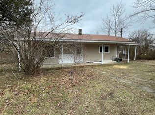 722 Yellow Cliff Rd, Jamestown, TN 38556