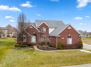 35617 Kilkenny Dr, New Baltimore, MI 48047