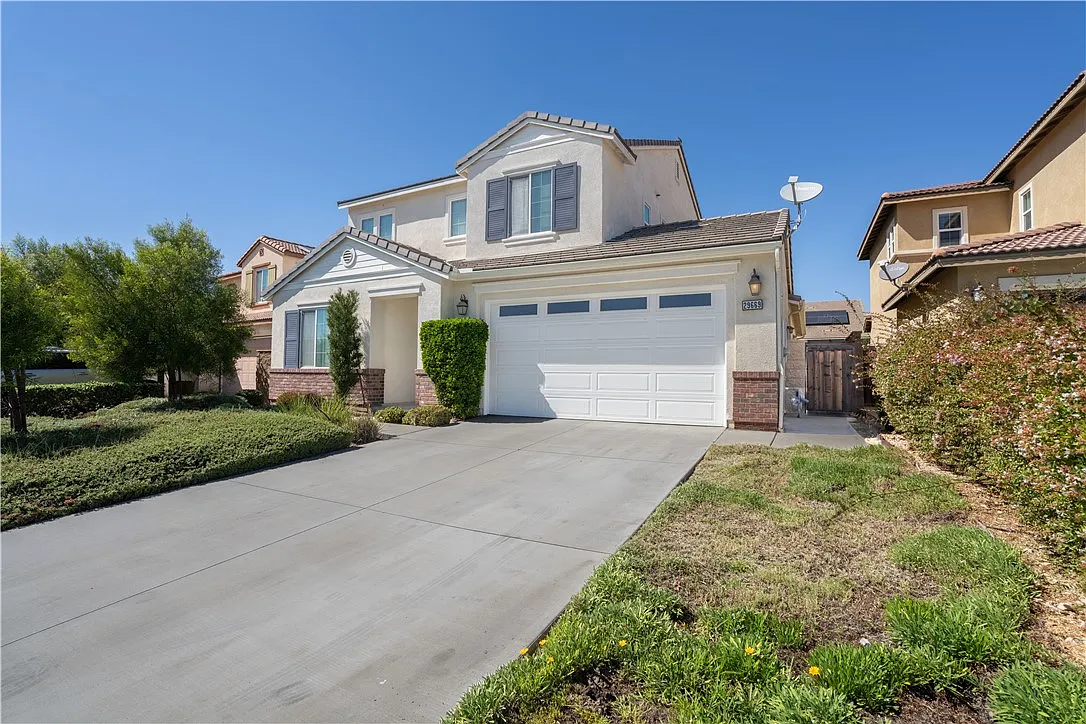 5 bed, 2728 sqft, $3,490 — Photo 2