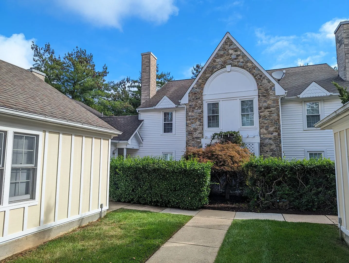 2490 Bear Den Rd photo 1