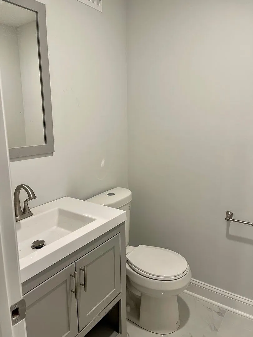 Stoneleigh Court Apartments — Photo 2
