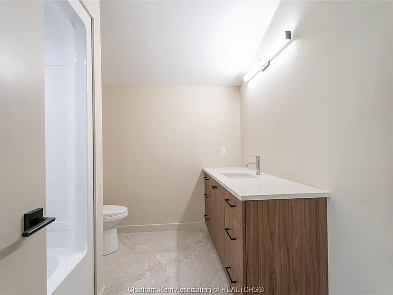 430 Indian Creek Rd W — Photo 33