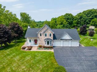 25 Rachel Road, Pleasant Valley, NY 12569