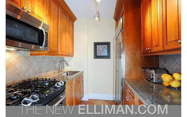 Sold by Douglas Elliman | media 29