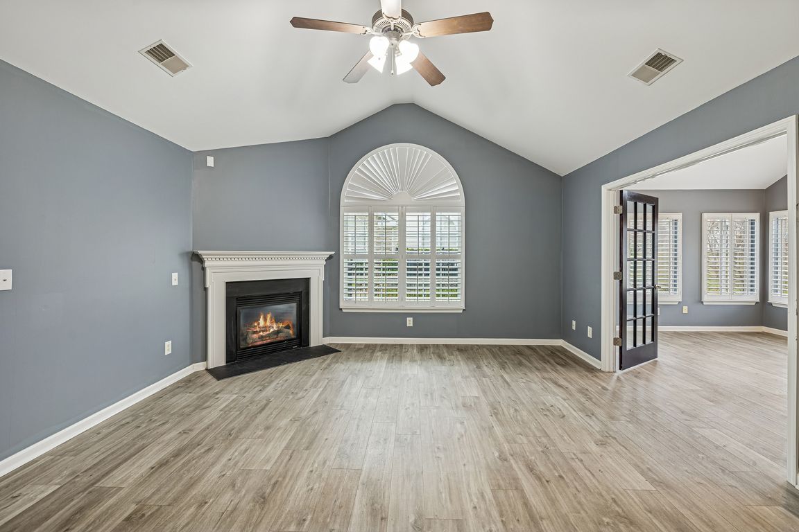 next background image