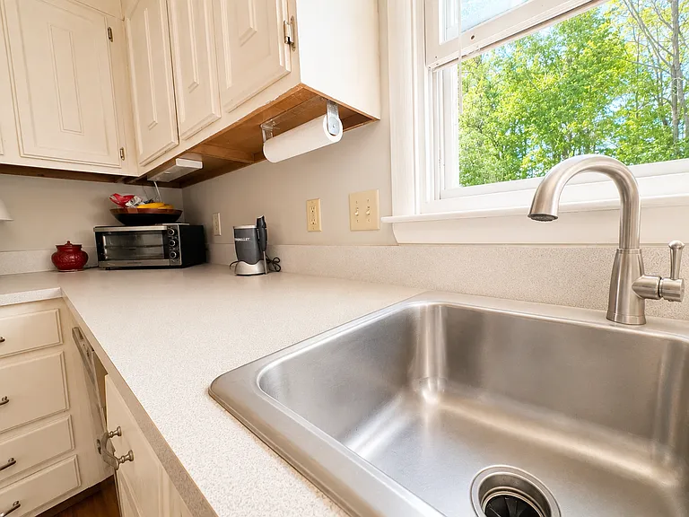 30 Villa Rd — Photo 5