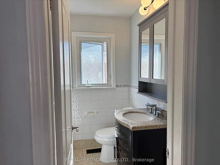 81 Eringate Dr #MAIN FLOOR — Photo 22