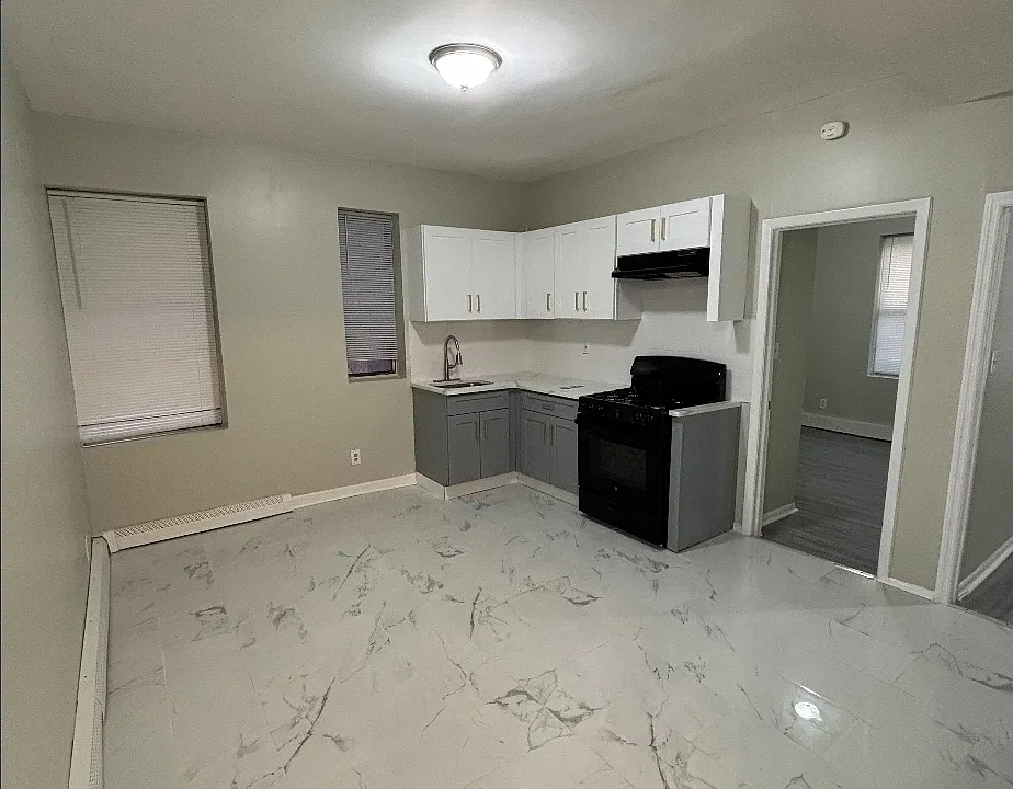 10 Columbia Ave #3R