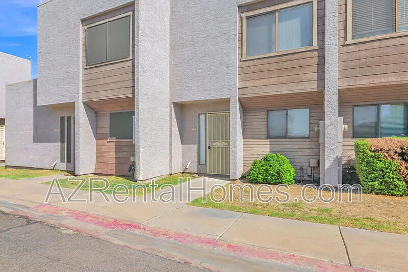615 W 13th St