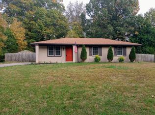 407 Roselawn Dr, Clarksville, TN 37042