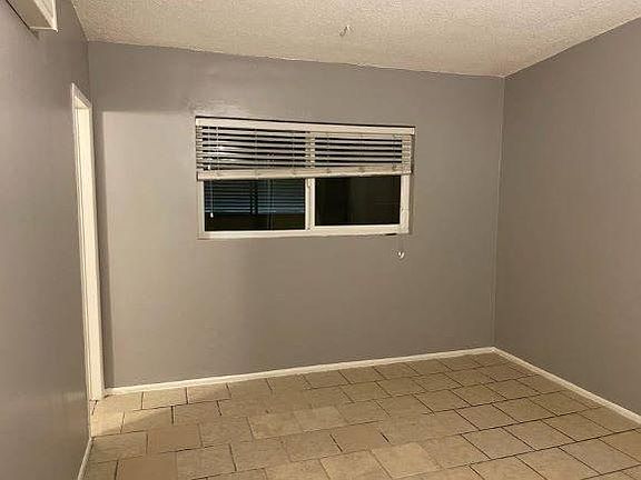 5th image of 1821 W Sallie Ln #6