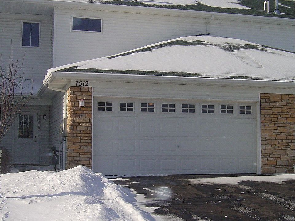 Contemporary Townhome Oak Run Shores
